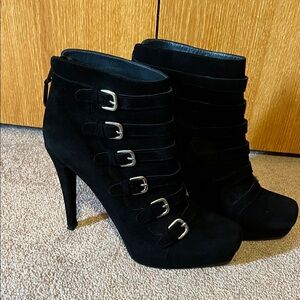 Stuart Weitzman Iron Lady Suede Heel Black Ankle Booties, sz. 10 1/2M. Good cond